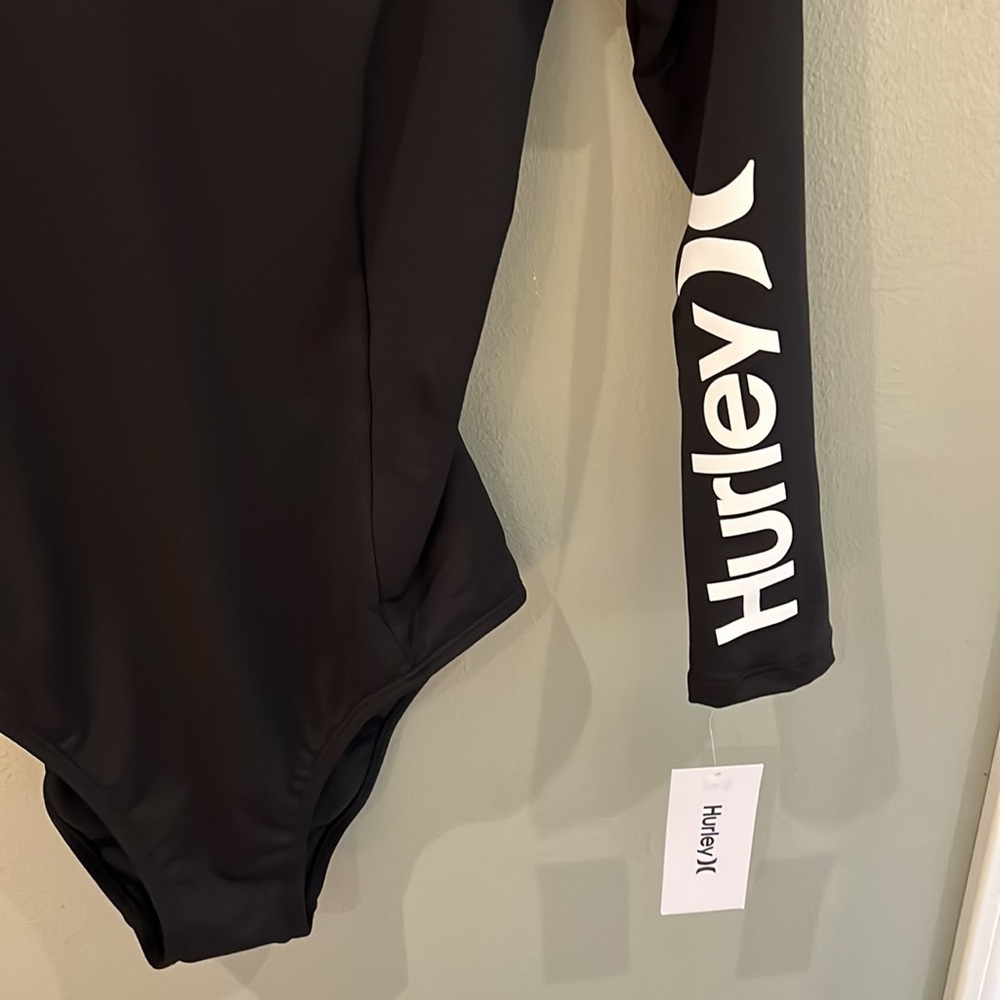 NWT Black Hurley long sleeve surf suit Small one piece swimsuit - Picture 2 of 5